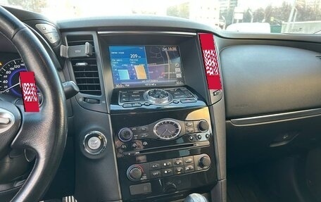 Infiniti QX70, 2013 год, 2 300 000 рублей, 11 фотография