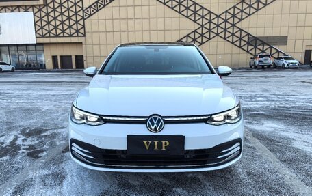 Volkswagen Golf VIII, 2022 год, 1 980 000 рублей, 2 фотография