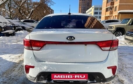 KIA Rio IV, 2018 год, 970 000 рублей, 3 фотография
