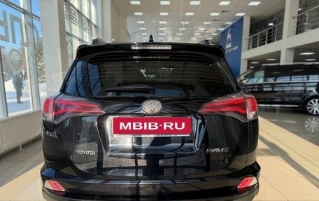 Toyota RAV4, 2018 год, 2 050 000 рублей, 5 фотография