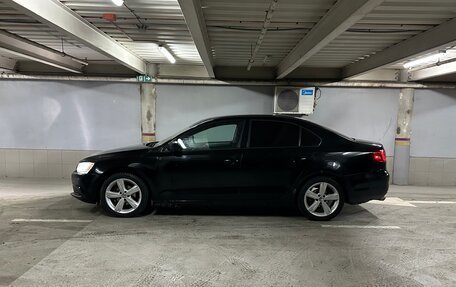 Volkswagen Jetta VI, 2012 год, 799 999 рублей, 3 фотография