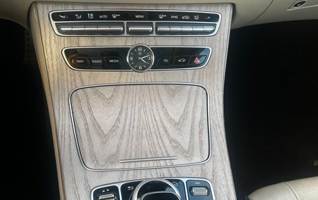Mercedes-Benz E-Класс, 2019 год, 4 350 000 рублей, 15 фотография
