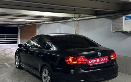 Volkswagen Jetta VI, 2012 год, 799 999 рублей, 2 фотография