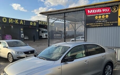 Volkswagen Jetta VI, 2013 год, 850 000 рублей, 2 фотография