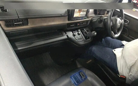 Honda Stepwgn, 2022 год, 2 216 000 рублей, 5 фотография