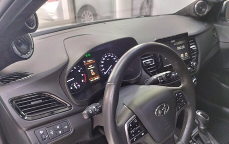 Hyundai Solaris II рестайлинг, 2021 год, 1 850 000 рублей, 19 фотография