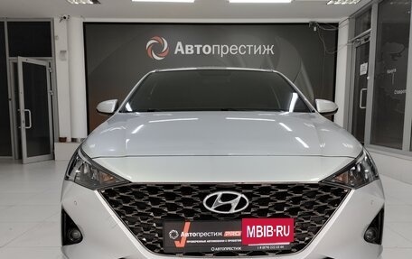Hyundai Solaris II рестайлинг, 2021 год, 1 850 000 рублей, 2 фотография