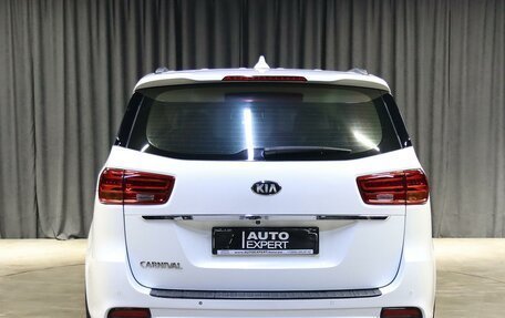 KIA Carnival III, 2017 год, 2 429 000 рублей, 20 фотография