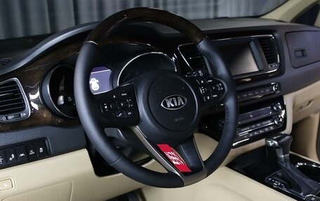 KIA Carnival III, 2017 год, 2 429 000 рублей, 11 фотография