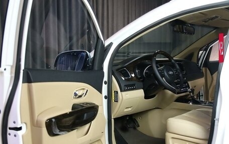 KIA Carnival III, 2017 год, 2 429 000 рублей, 9 фотография