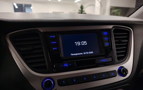 Hyundai Solaris II рестайлинг, 2018 год, 1 099 000 рублей, 13 фотография