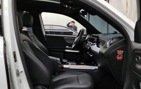 Mercedes-Benz GLB, 2022 год, 4 155 000 рублей, 7 фотография