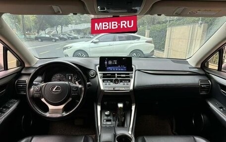 Lexus NX, 2022 год, 3 000 000 рублей, 4 фотография