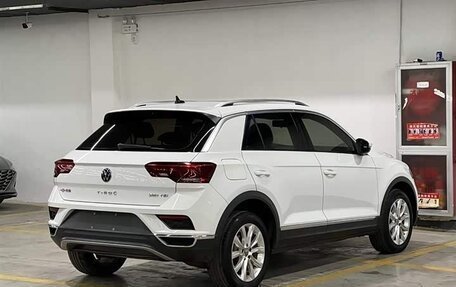 Volkswagen T-Roc I, 2022 год, 1 682 999 рублей, 6 фотография