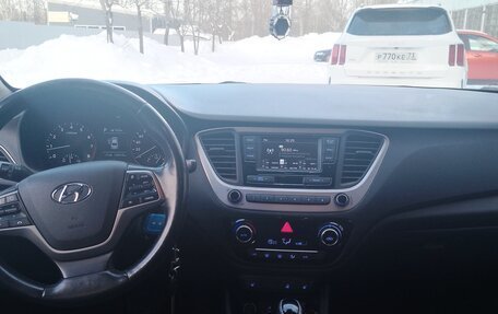 Hyundai Solaris II рестайлинг, 2018 год, 1 400 000 рублей, 7 фотография