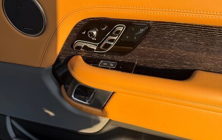 Land Rover Range Rover IV рестайлинг, 2020 год, 7 980 000 рублей, 16 фотография