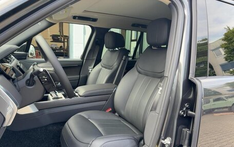 Land Rover Range Rover IV рестайлинг, 2025 год, 25 990 000 рублей, 9 фотография