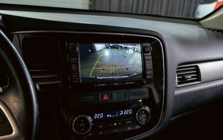 Mitsubishi Outlander III рестайлинг 3, 2014 год, 1 355 000 рублей, 14 фотография