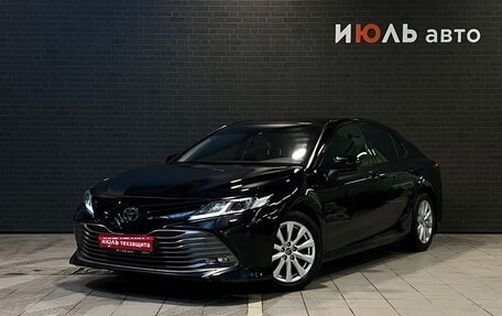 Toyota Camry, 2018 год, 2 625 000 рублей, 1 фотография