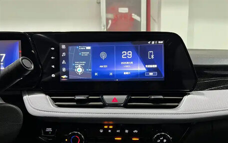 Chevrolet Monza, 2022 год, 1 300 000 рублей, 16 фотография