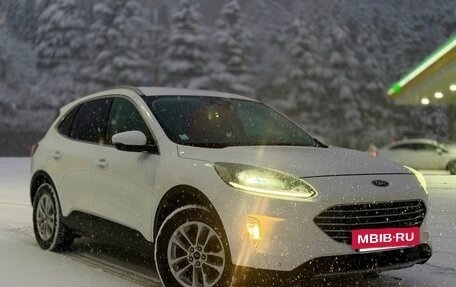 Ford Kuga III, 2020 год, 2 200 000 рублей, 3 фотография