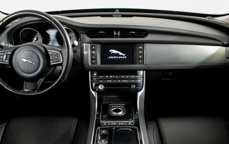 Jaguar XF II, 2018 год, 2 090 000 рублей, 11 фотография