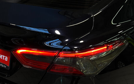 Toyota Camry, 2018 год, 2 625 000 рублей, 10 фотография