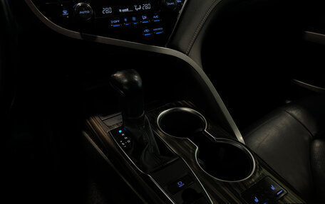 Toyota Camry, 2018 год, 2 625 000 рублей, 16 фотография