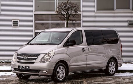 Hyundai Grand Starex Grand Starex I рестайлинг 2, 2015 год, 1 495 000 рублей, 1 фотография
