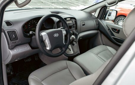 Hyundai Grand Starex Grand Starex I рестайлинг 2, 2015 год, 1 495 000 рублей, 12 фотография