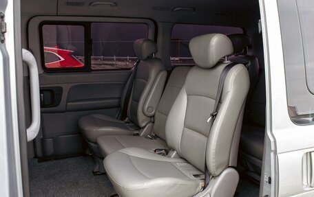 Hyundai Grand Starex Grand Starex I рестайлинг 2, 2015 год, 1 495 000 рублей, 15 фотография