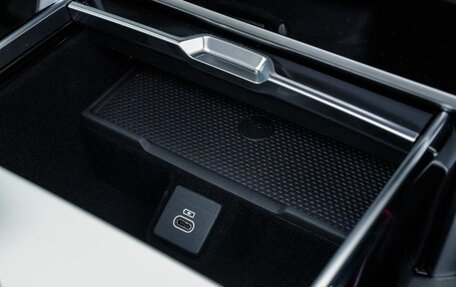 Land Rover Range Rover IV рестайлинг, 2025 год, 27 990 000 рублей, 16 фотография