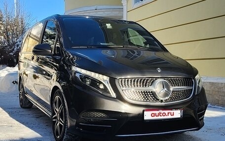 Mercedes-Benz V-Класс, 2019 год, 4 500 000 рублей, 1 фотография