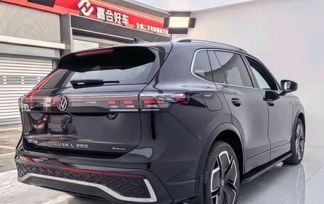 Volkswagen Tiguan, 2025 год, 4 500 000 рублей, 7 фотография