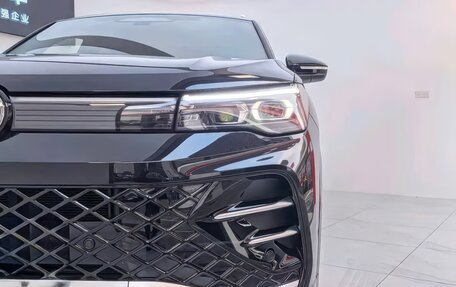 Volkswagen Tiguan, 2025 год, 4 500 000 рублей, 9 фотография