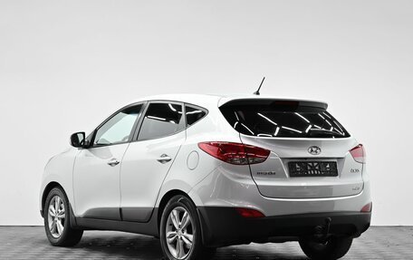 Hyundai ix35 I рестайлинг, 2013 год, 995 000 рублей, 3 фотография