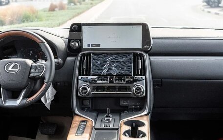 Lexus LX, 2025 год, 28 990 000 рублей, 10 фотография