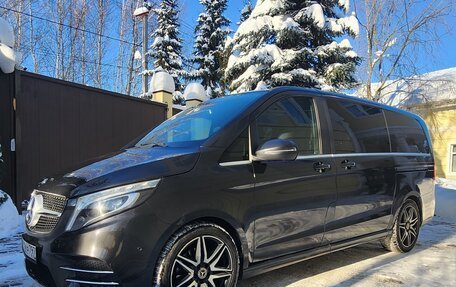 Mercedes-Benz V-Класс, 2019 год, 4 500 000 рублей, 4 фотография