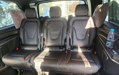 Mercedes-Benz V-Класс, 2019 год, 4 500 000 рублей, 20 фотография