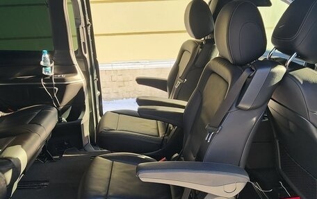 Mercedes-Benz V-Класс, 2019 год, 4 500 000 рублей, 6 фотография