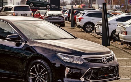 Toyota Camry, 2018 год, 2 385 000 рублей, 8 фотография