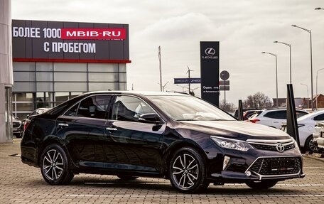 Toyota Camry, 2018 год, 2 385 000 рублей, 3 фотография