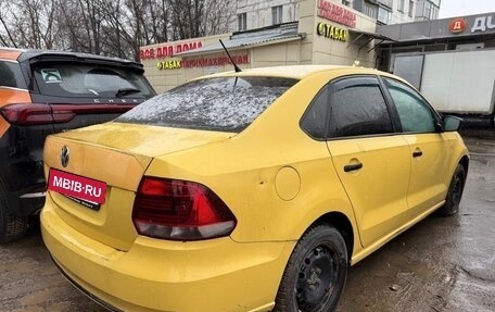 Volkswagen Polo VI (EU Market), 2016 год, 425 000 рублей, 2 фотография
