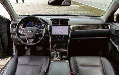 Toyota Camry, 2018 год, 2 385 000 рублей, 15 фотография