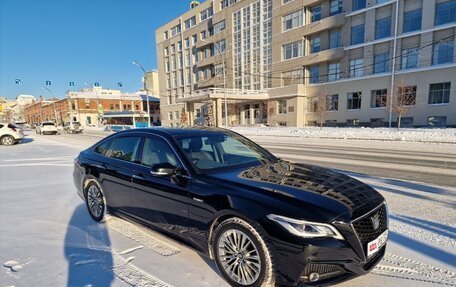 Toyota Crown, 2019 год, 3 400 000 рублей, 3 фотография
