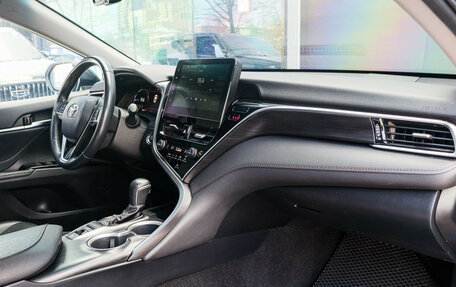 Toyota Camry, 2023 год, 3 650 000 рублей, 10 фотография