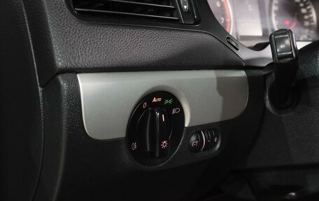 Volkswagen Jetta VI, 2011 год, 899 000 рублей, 15 фотография