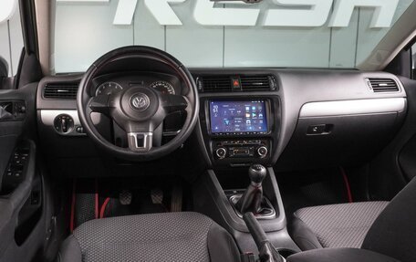 Volkswagen Jetta VI, 2011 год, 899 000 рублей, 6 фотография