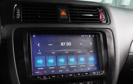 Volkswagen Jetta VI, 2011 год, 899 000 рублей, 14 фотография