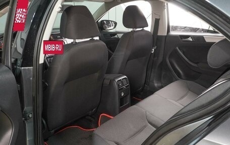 Volkswagen Jetta VI, 2011 год, 899 000 рублей, 11 фотография